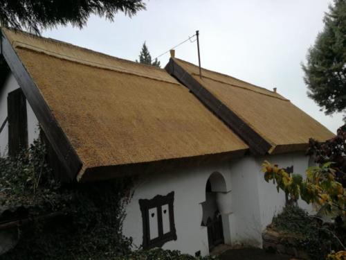 Révfülöp - lépcsős nádtető1