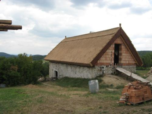 Pécsely - nyeregtető1